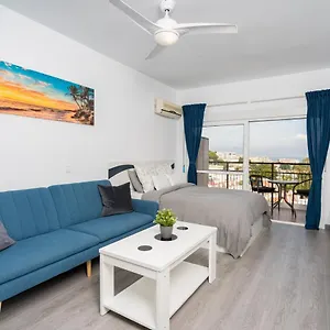 sun-beach-apartment-holiday-rentals-puerto-benalmdena.hotelsinnerja.org/