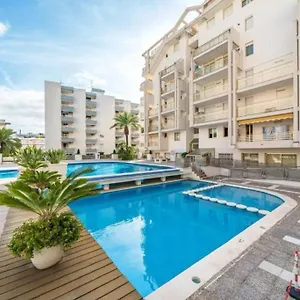 apartamento-playa-salou.catalonia-hotels.com/